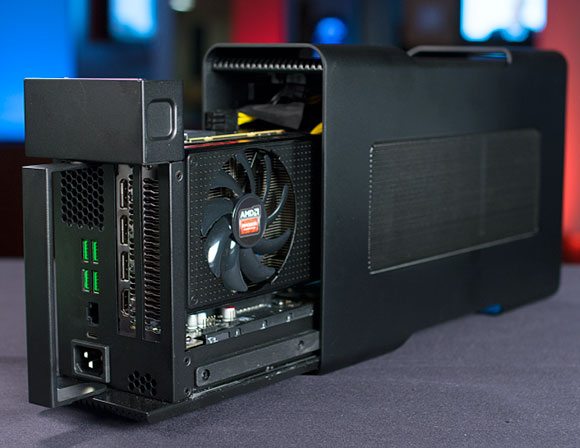 Il telaio creato da Razer per sfruttare la tecnologia Amd XConnect con grafica Radeon.