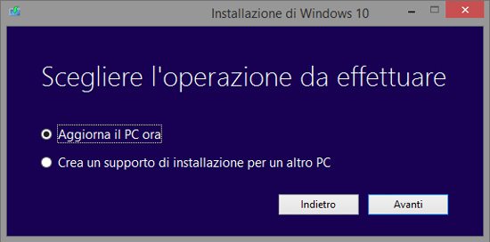 Se Windows Update non propone l'aggiornamento automatico, si può usare il Media Creation Tool per forzare l'avvio del processo di upgrade.