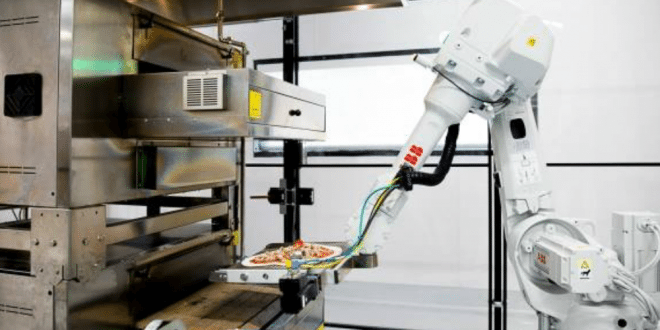 zume-pizza-robot-preparazione-pizze