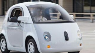 google-inversione-3-tempi-auto-guida-autonoma