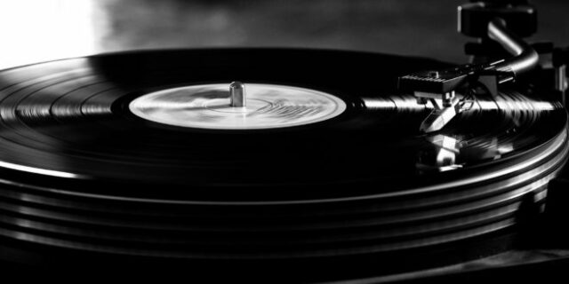 regno-unito-vendite-vinile-superano-download-musica