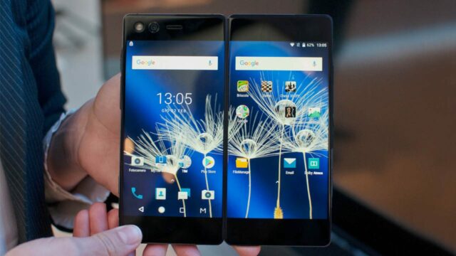 Il doppio schermo di ZTE Axon M.