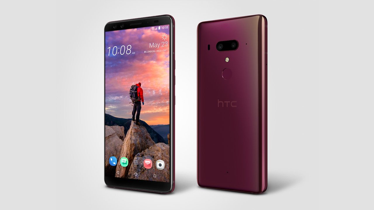 HTC U12+ nella colorazione Flame Red.