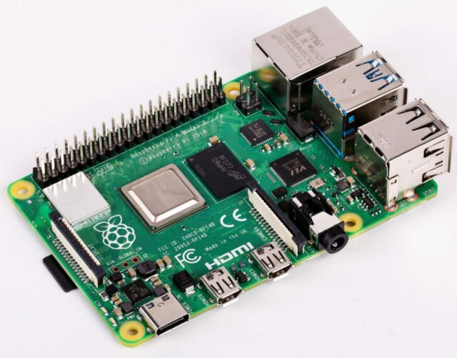 Raspberry Pi 4 - foto 1