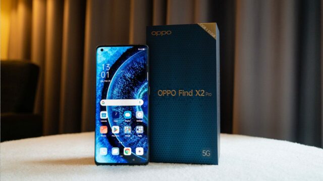 Il packaging di Oppo Find X2 Pro. 