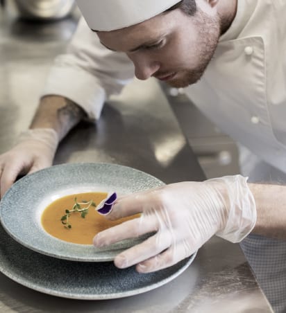 Il Campus Principe di Napoli si Ã¨ riorganizzato per essere solo online e ha un corso di Alta Formazione sulla gastronomia, curato dallo chef a tre stelle Heinz Beck. 