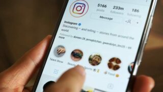 Instagram fa un passo indietro sul ritorno dei like pubblici