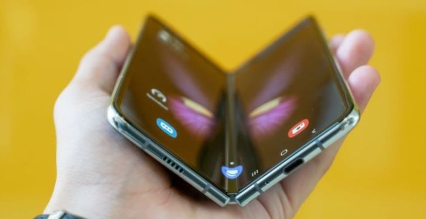 Samsung sarebbe al lavoro su uno smartphone che si piega due volte