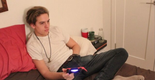 dylan sprouse celebritÃ  videogiochi gamer