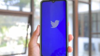 Twitter, revocate le restrizioni agli spot politici