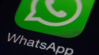 whatsapp consiglia chat