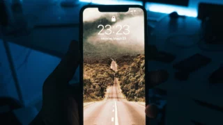 Come attivare la modalità notte su iPhone per riposare meglio