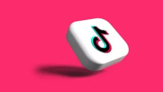 TikTok lancia strumenti di assistenza AI per i creator
