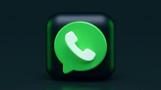 WhatsApp aggiunge la protezione con passkey per i backup delle chat